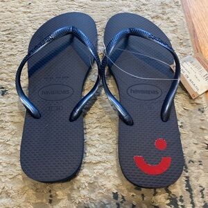 Havaianas  NWT Slim Square flip flops navy blue size 6w, 35-36